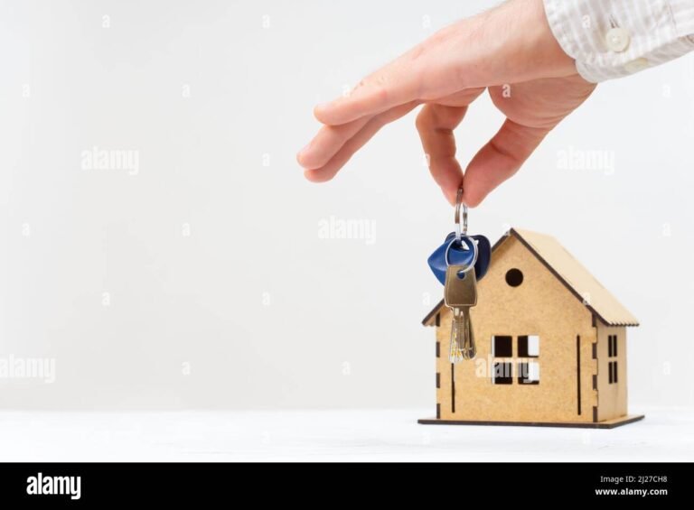 asunnon avain ja talon malli kadessa