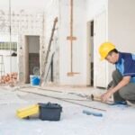 Miten Vakuudellinen Remonttilaina Toimii ja Ketkä Sitä Voi Saada rakennustyomaalla-tyoskenteleva-remonttimies