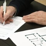 suomalainen-perunkirjoituskaavake-ja-kyna-poydalla