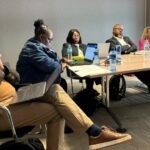 Miten Pienen Taloyhtiön Hallitus Toimii Ja Mitä Sen Tehtäviin Kuuluu taloyhtion-hallituksen-jasenet-kokouksessa