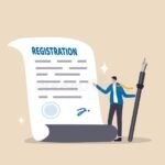 yrittaja-allekirjoittaa-kaupparekisterihakemuksen